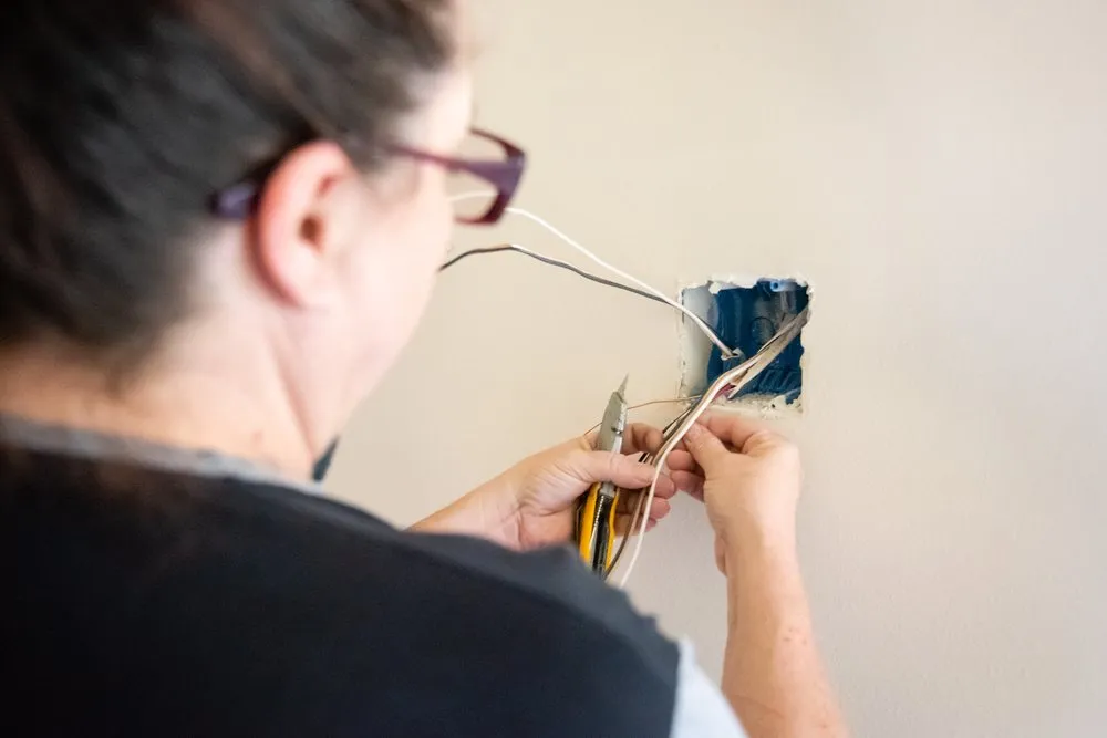 Affordable electrician providing wiring installation in Theriot, LA - Pelican Electrical Services