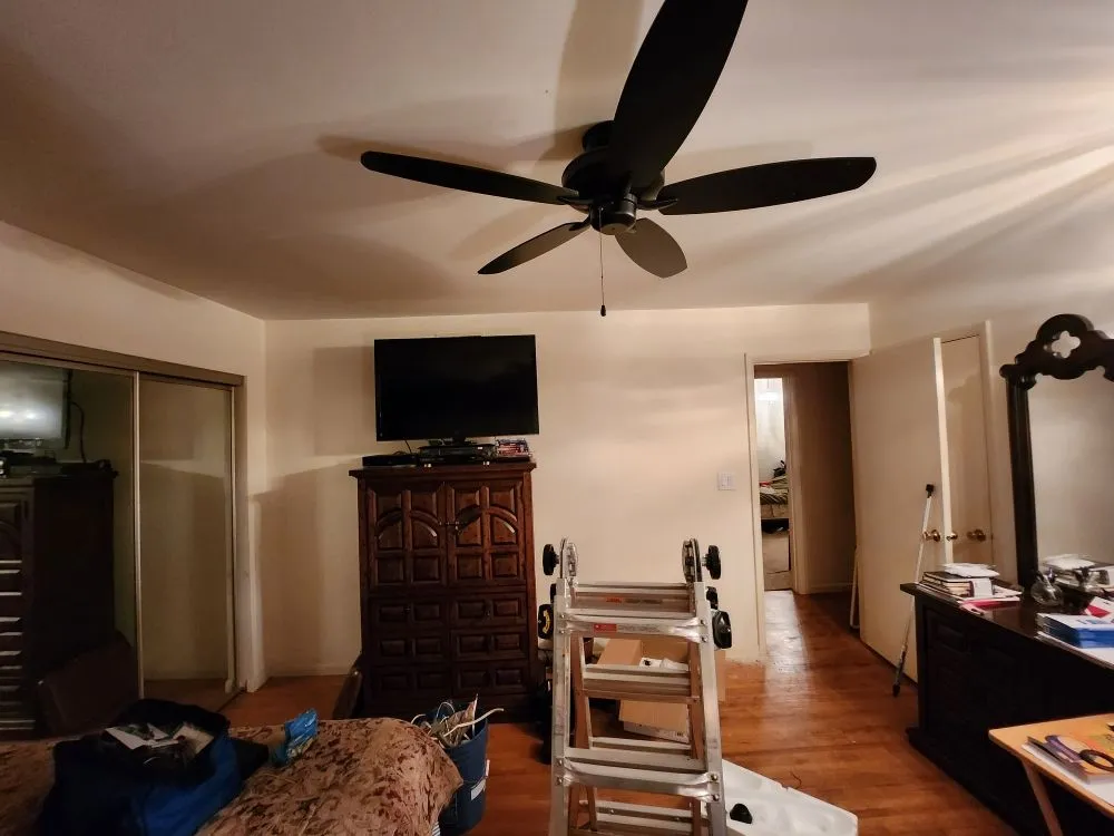 Emergency electrician providing electrical repair in ,