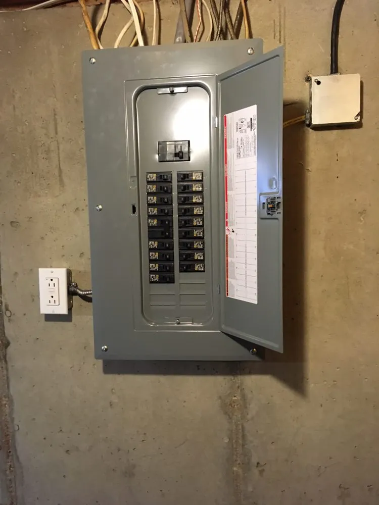 Affordable electrician providing lighting installation in St Louis, MO - Penny Constructors