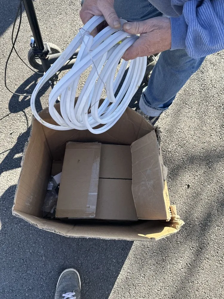 Slide of Pepinillo’s Handyman