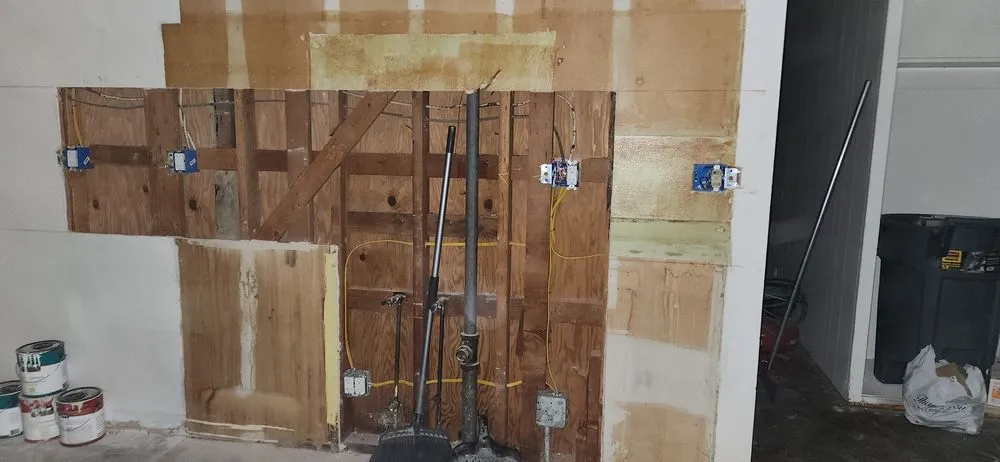 Slide of Perez Electrician