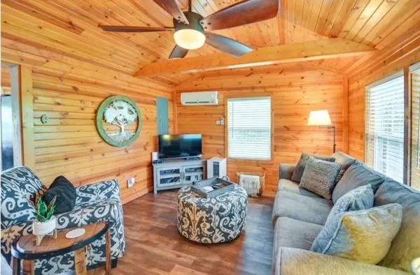 Perfect Circle Construction Logo