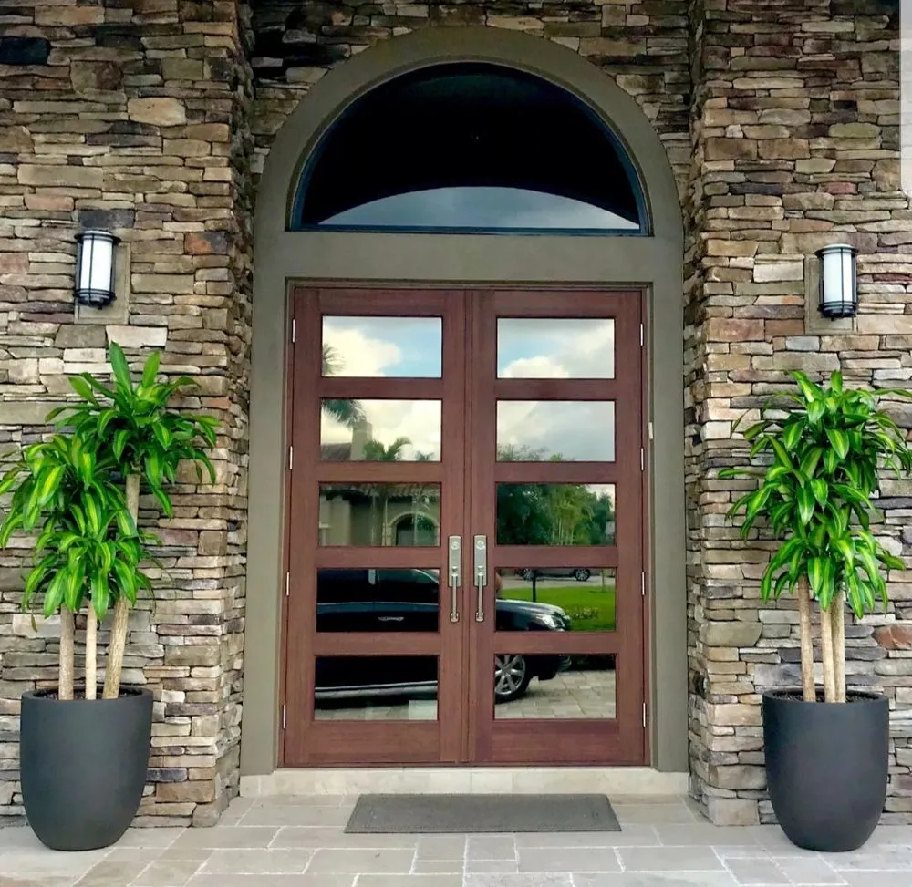 Licensed electrician providing lighting installation in , 