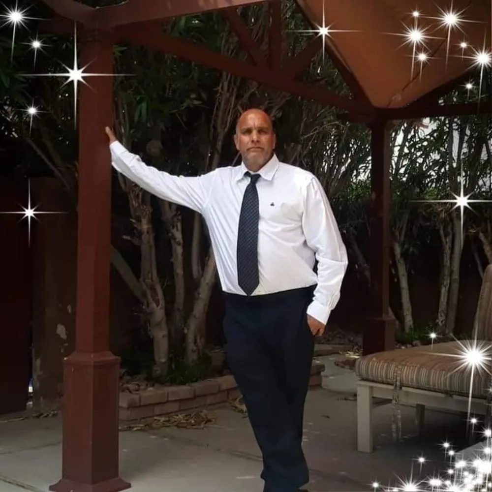 Professional electrical service for homes in lighting installation, by