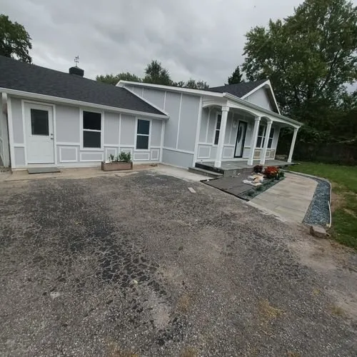 Slide of Perla Construction