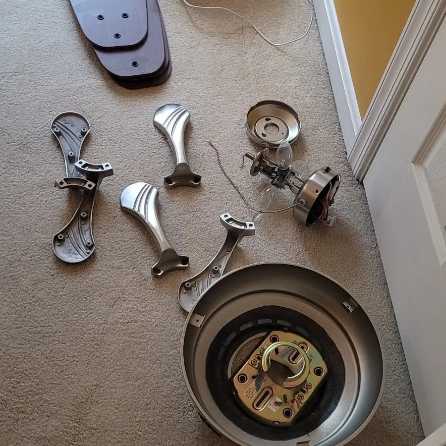 Licensed electrical service for homes in lighting installation,  by 