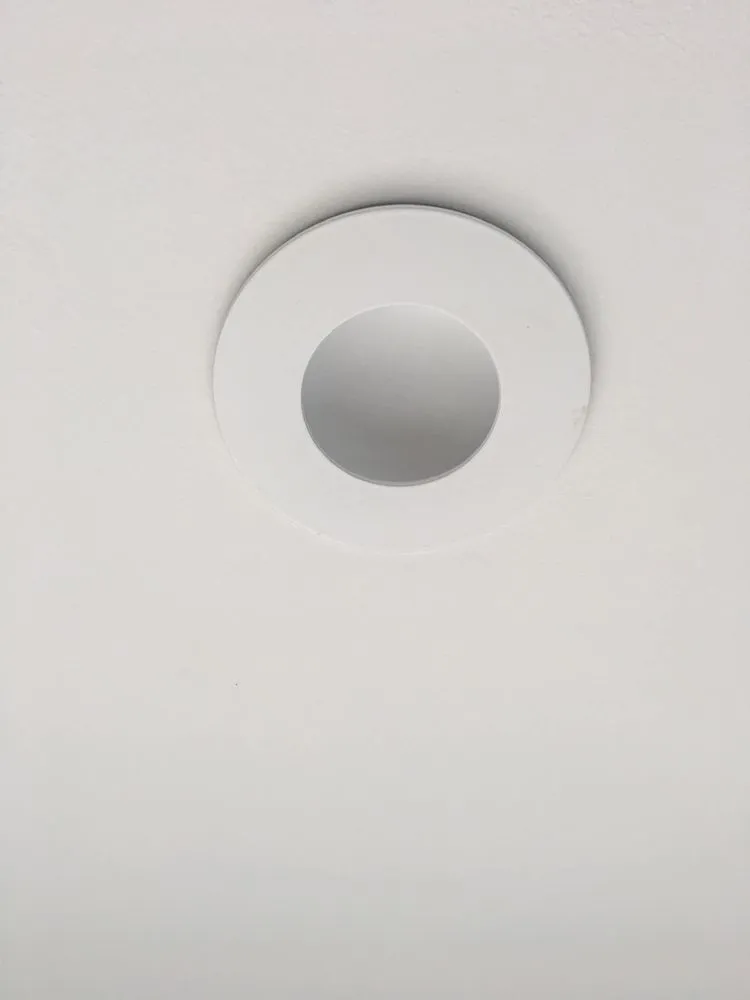 Licensed electrician providing outlet and switch repair in Rockaway Park, NY - Peter Electrical