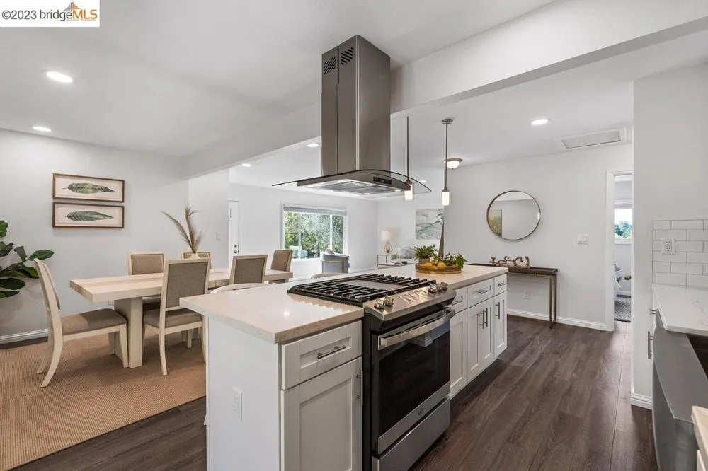 Slide of Peter Ellis Construction