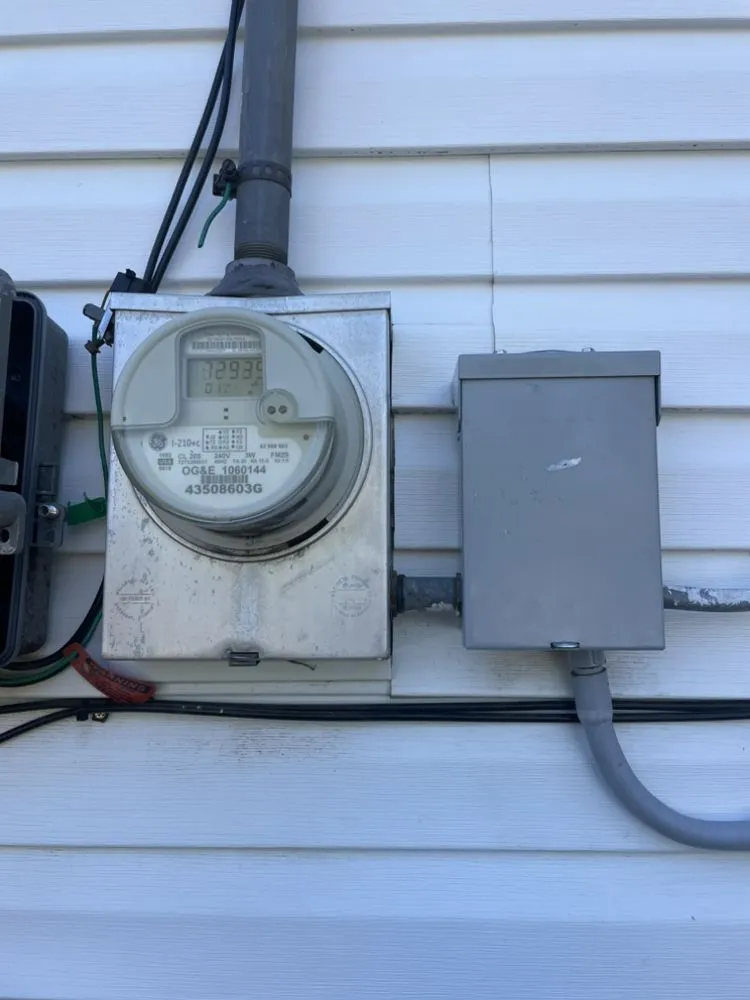 Slide of Pete’s Electrical Solutions