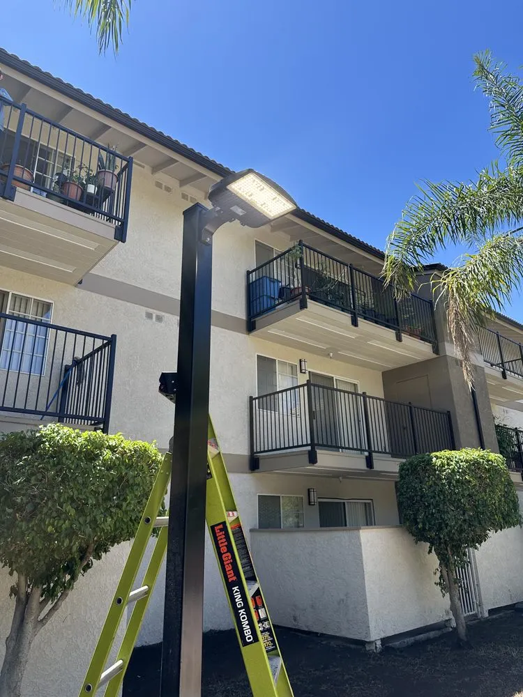 Slide of Phaze Electric