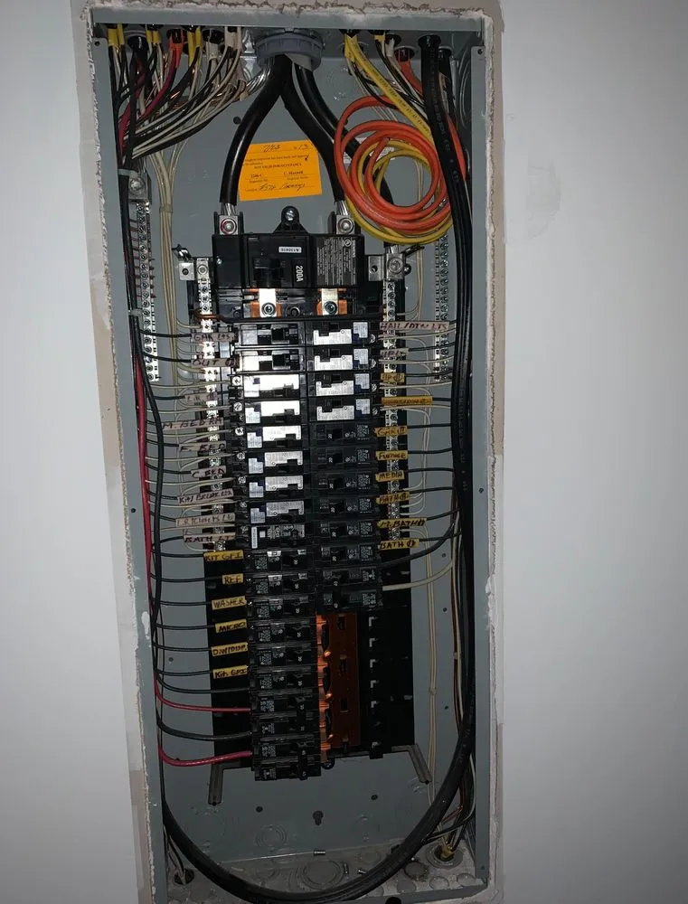 Affordable electrician providing panel upgrade in Smiths Grove, KY - Phelps Electrical Solutions