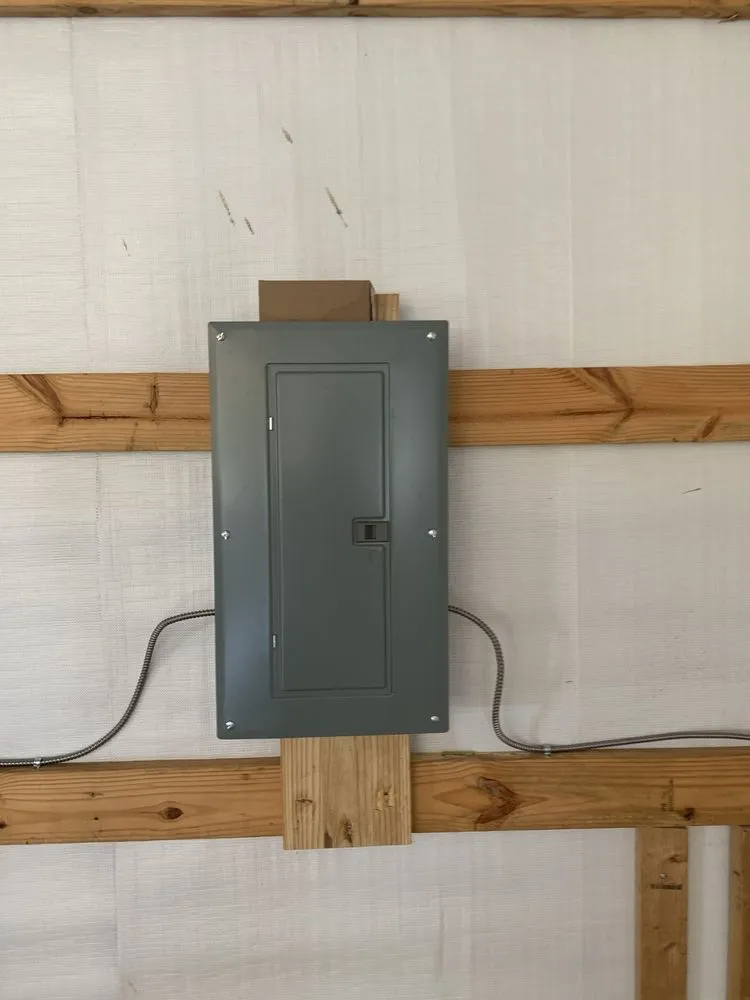 Licensed lighting installation experts serving Smiths Grove, KY - Phelps Electrical Solutions