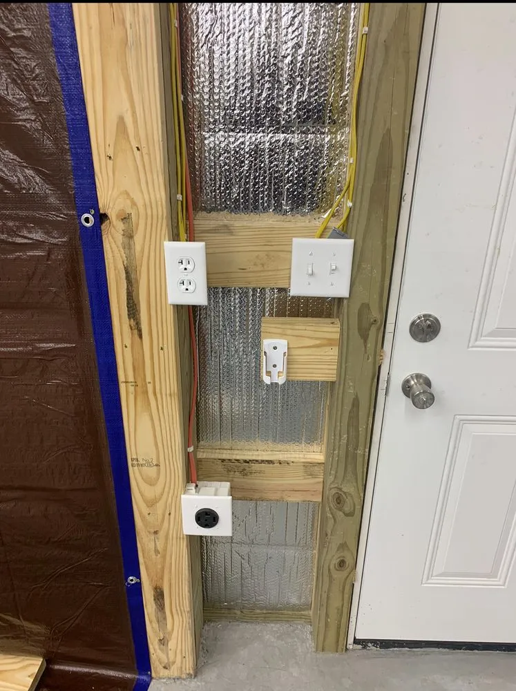 Reliable electrician providing emergency electrical service in Smiths Grove, KY - Phelps Electrical Solutions