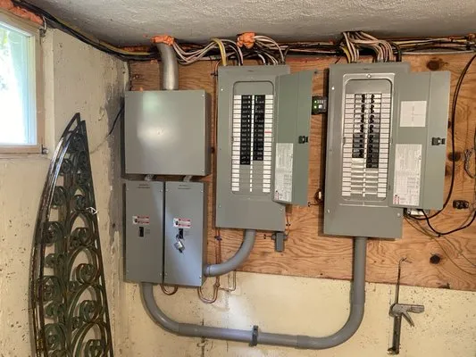 Phillips Electrical Logo