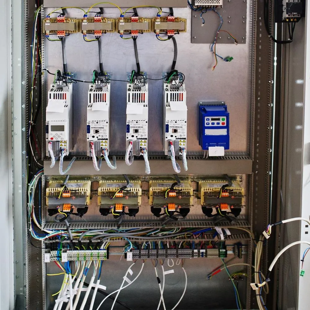 Reliable electrician providing circuit breaker repair in , 