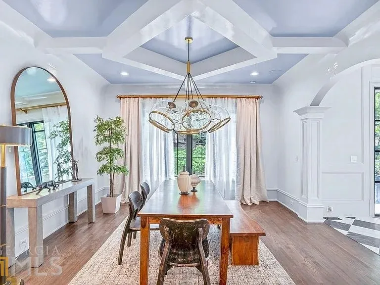 Slide of Pina Electric