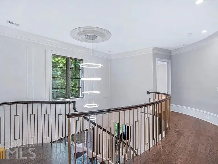 Slide of Pina Electric