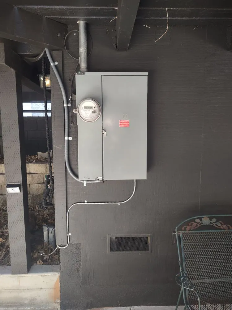 Expert electrician providing emergency electrical service in Idyllwild-Pine Cove, CA - Pines To Palms Electric