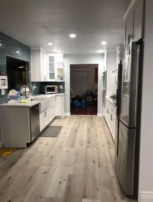 Pinky's Electric Logo