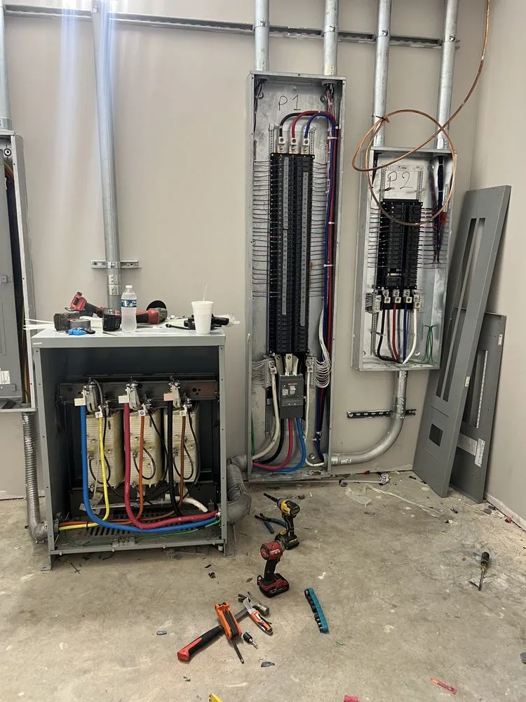 Slide of Pintura y electricidad iscoa