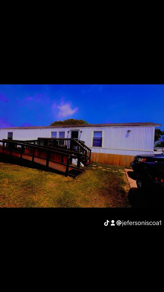 Slide of Pintura y electricidad iscoa