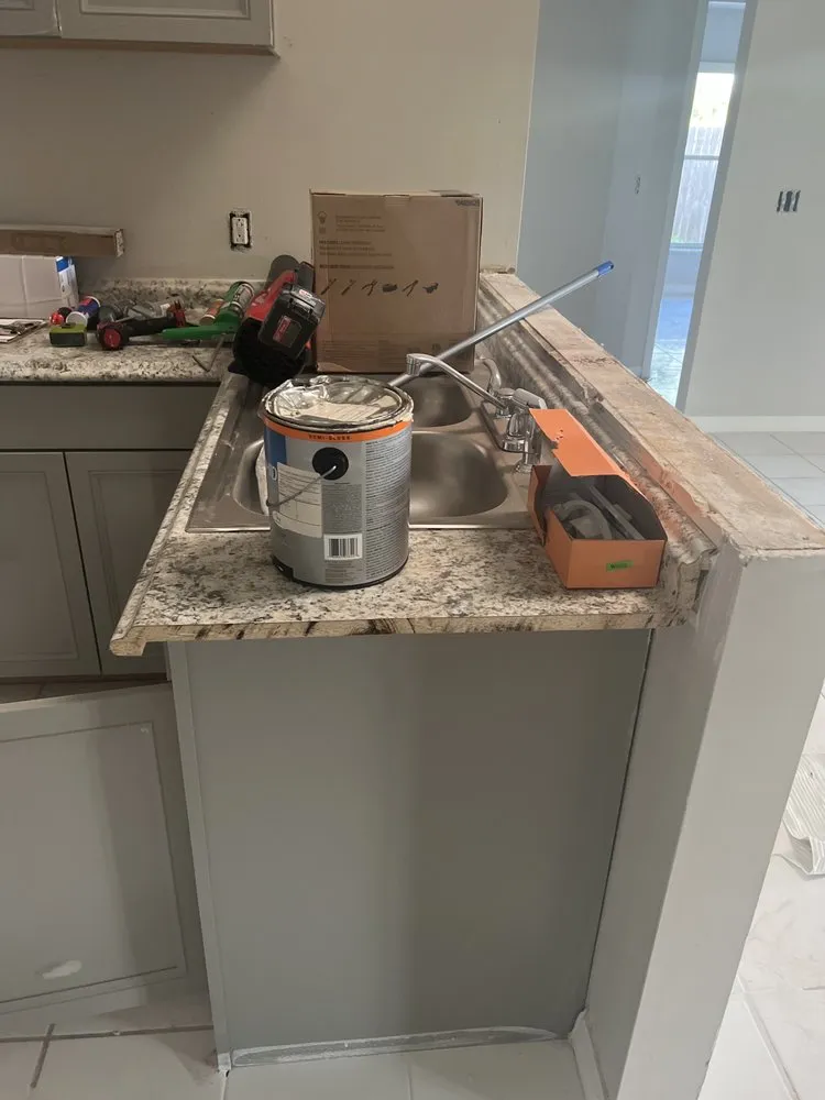 Professional electrician providing electrical repair in , 