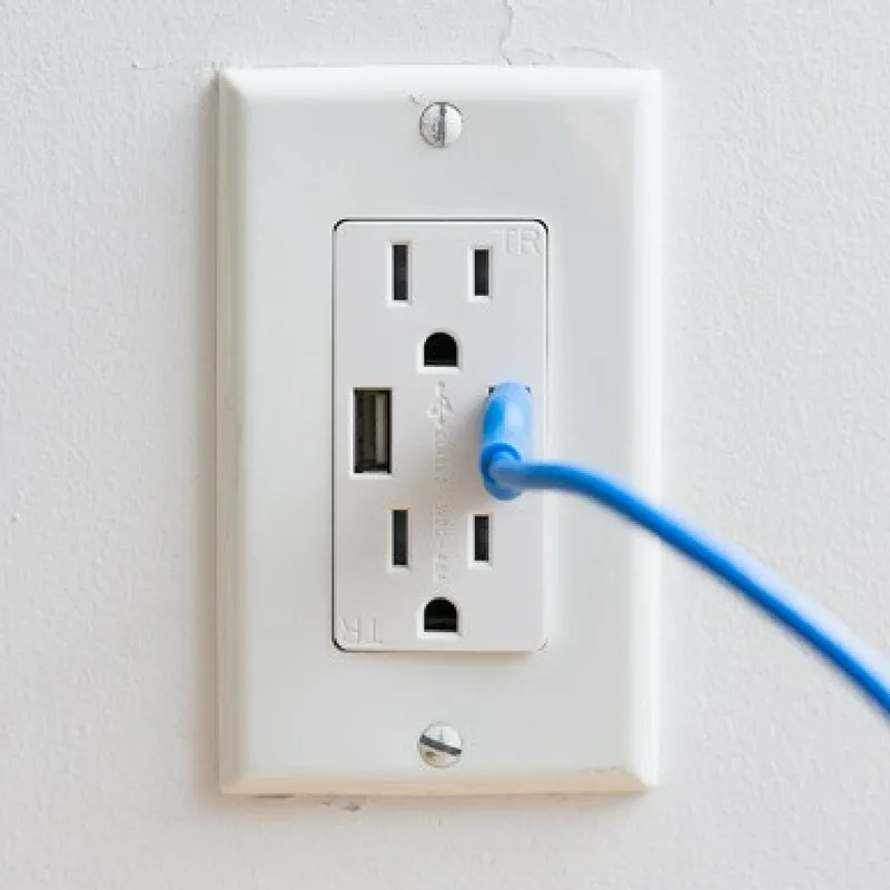 Expert electrician providing circuit breaker repair in Greater Northdale, FL - Plug & Play Safe