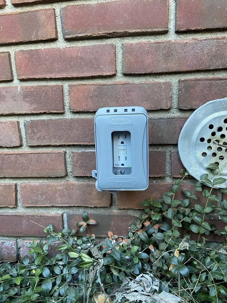 Slide of Plug it electric