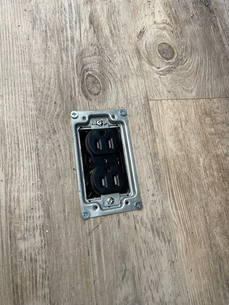 Slide of Plug it electric