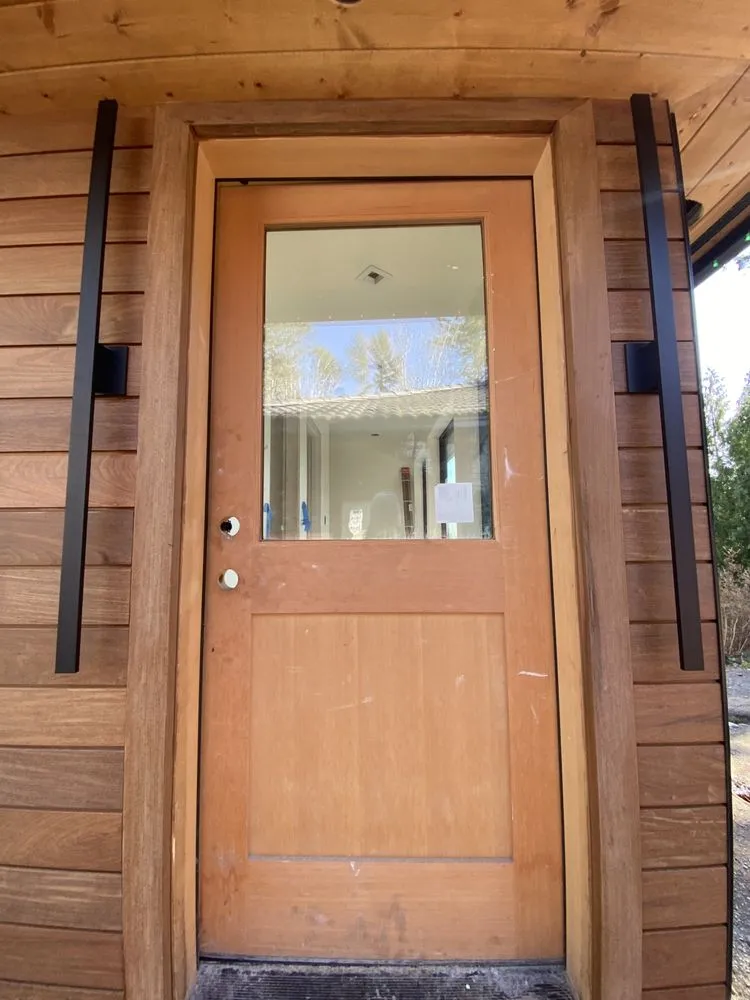 Slide of Plugz Electric