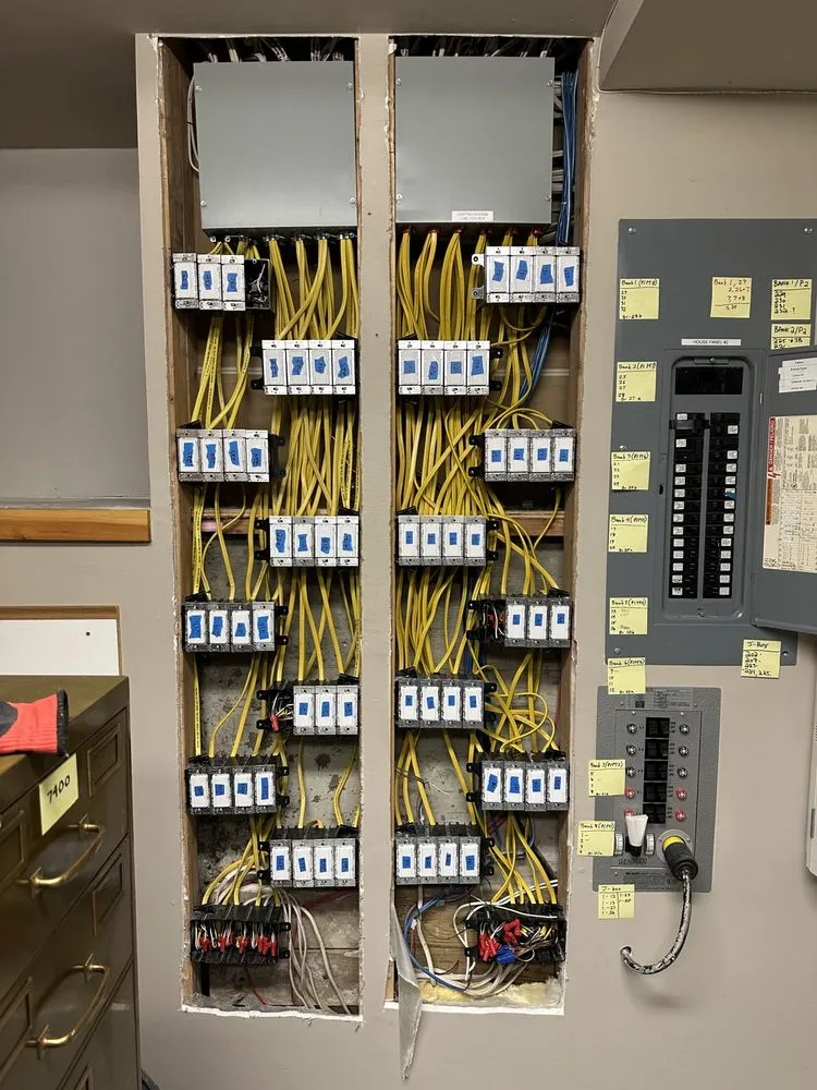 Slide of Plugz Electric