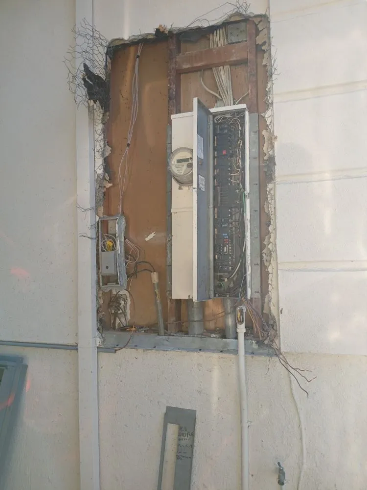 Slide of P&M Electric Services