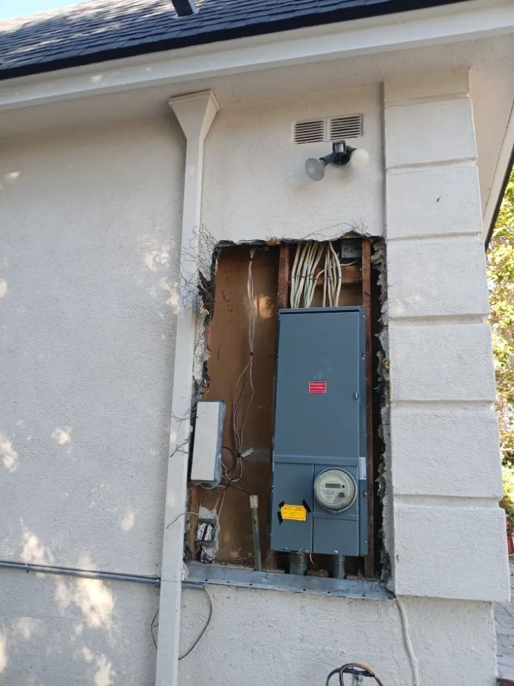 Slide of P&M Electric Services