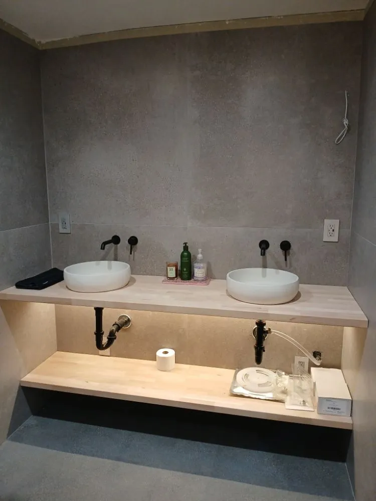 Slide of P&M Electric Services