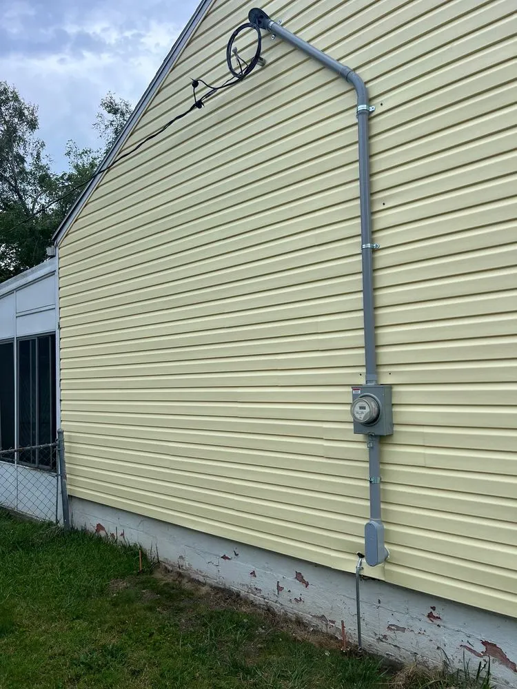 Certified electrician providing wiring installation in , 