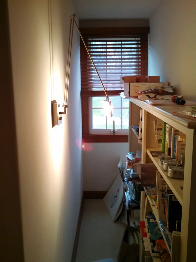 Emergency electrician providing wiring installation in , 