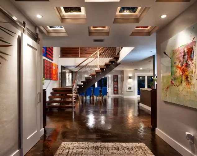 Slide of Polo's Electric