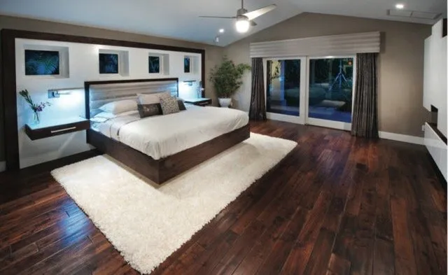 Slide of Polo's Electric