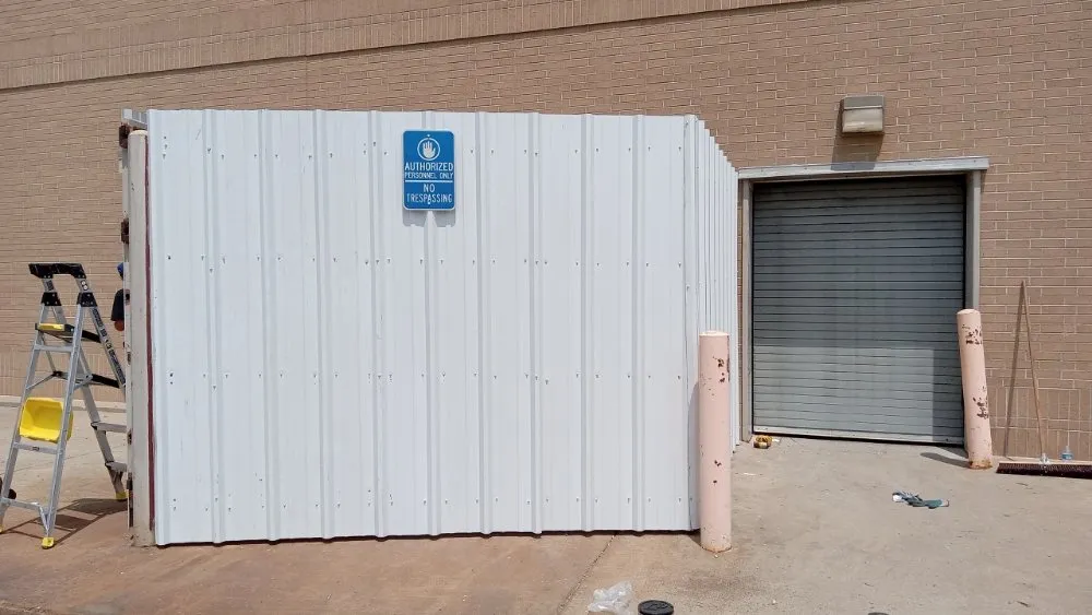 Emergency electrician providing emergency electrical service in , 