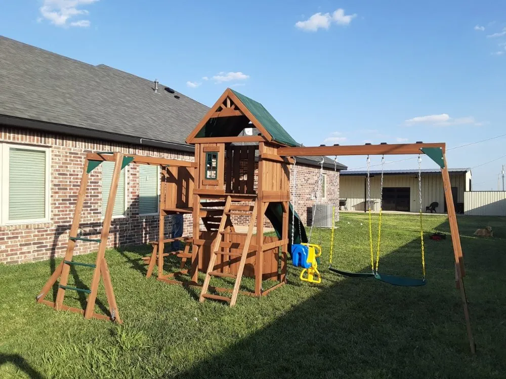 Emergency electrician providing panel upgrade in , 