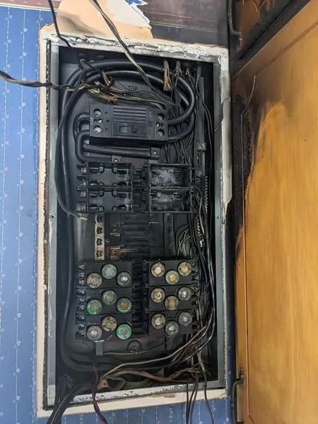 Slide of Positive Currents Electrical Services