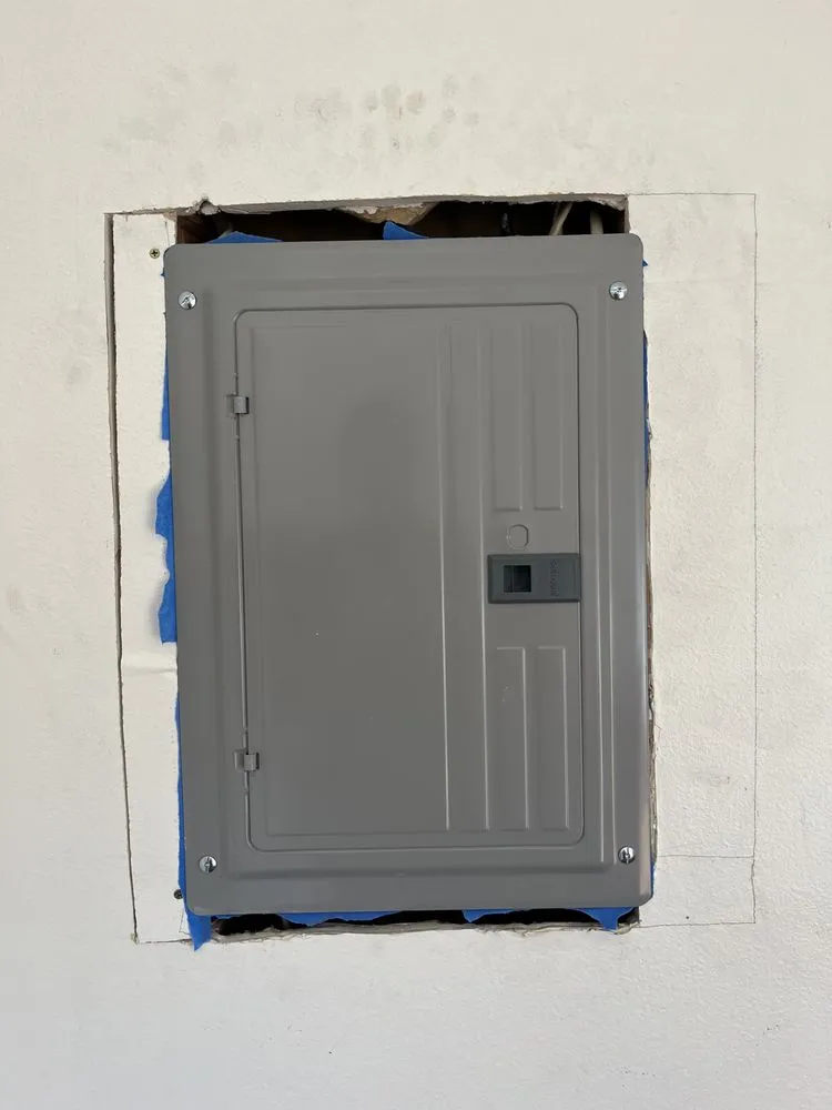 Licensed electrician providing emergency electrical service in San Fernando Valley, CA - Positive Electricians