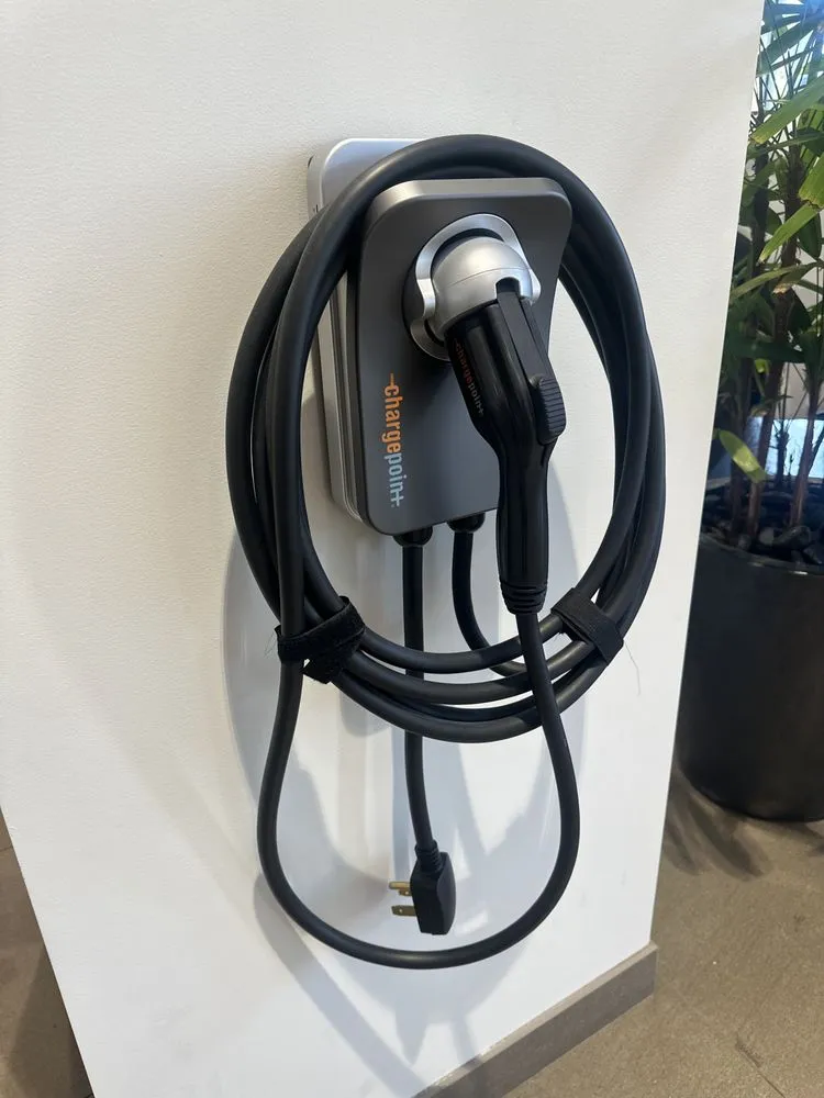 Expert outlet and switch repair in San Fernando Valley, CA by Positive Electricians