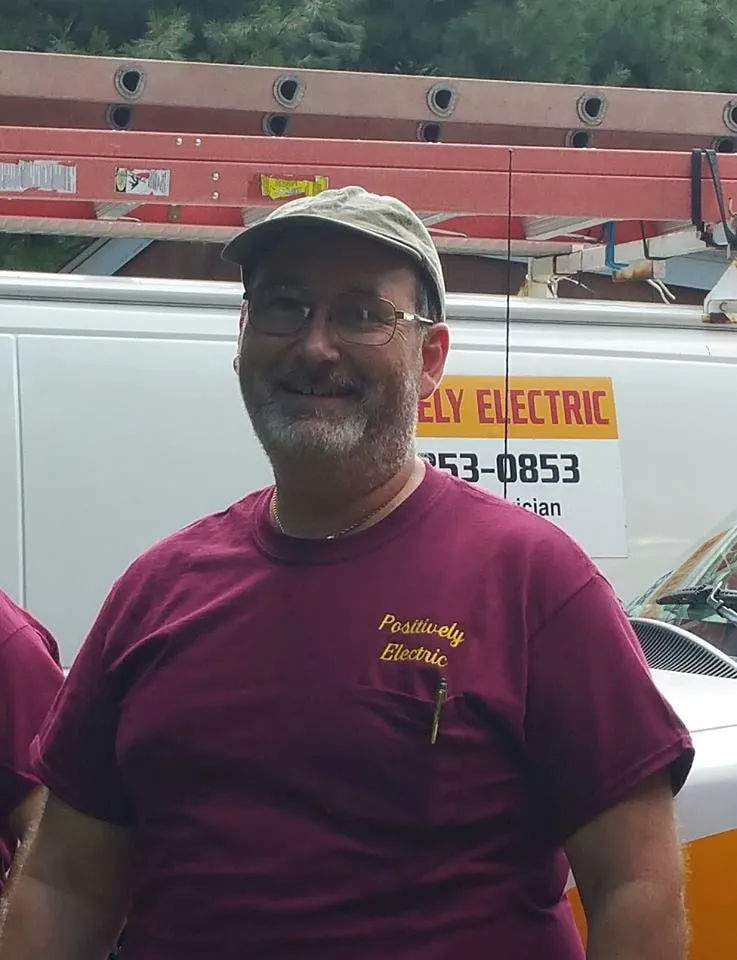 Professional electrician providing emergency electrical service in , 