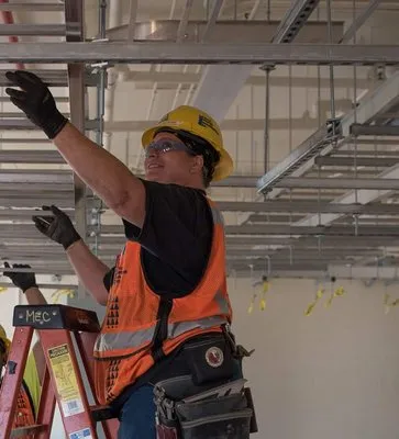 Power and Light'g Logo