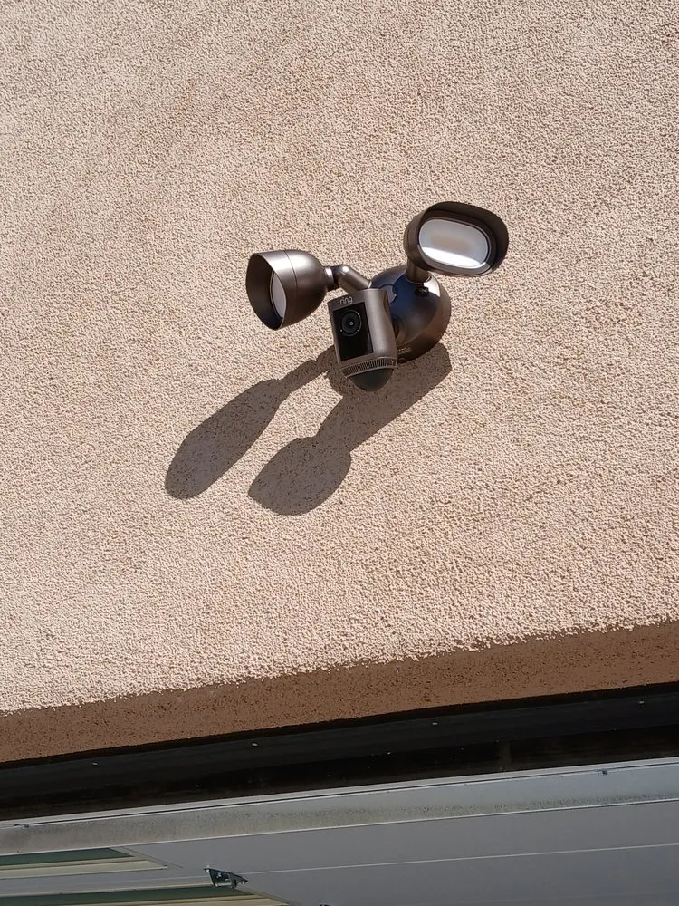 Trusted electrician providing electrical repair in , 