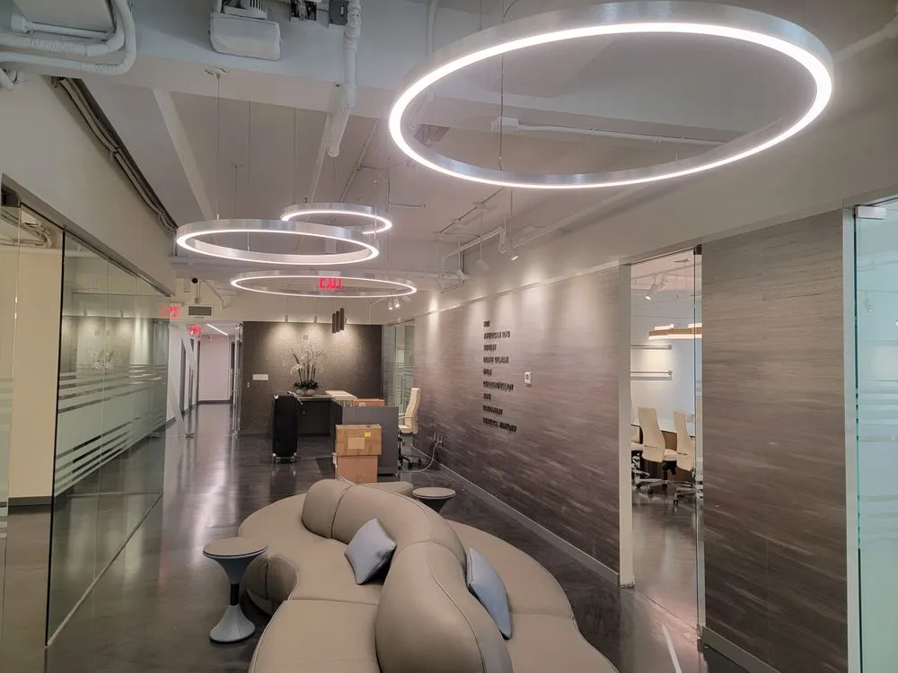 Licensed electrician providing outlet and switch repair in , 