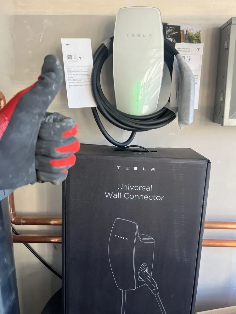 Certified electrical service for homes in lighting installation, by