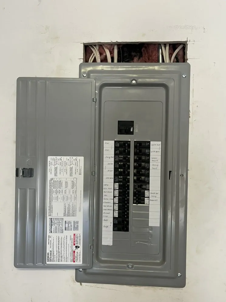 Expert electrician providing emergency electrical service in , 