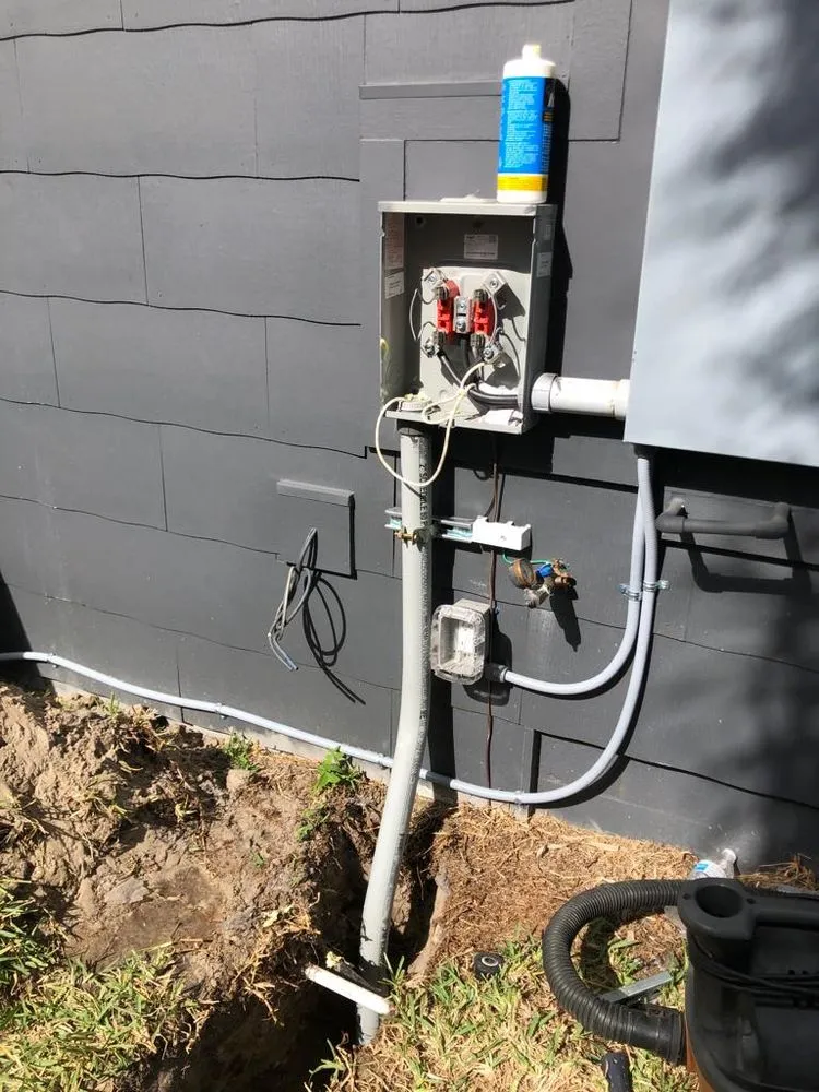 Certified electrician providing electrical repair in ,